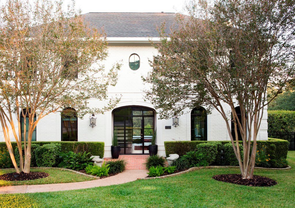Davenport front entry garden